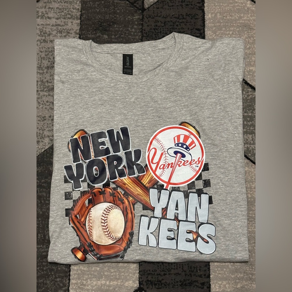 New York Yankees Gray Graphic T-Shirt size XXL